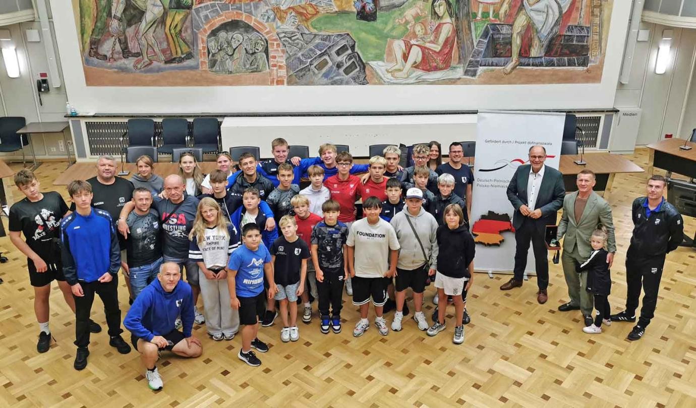 Die polnischen Gäste wurden von Oberbürgermeister Bernd Häusler herzlich willkommen geheißen – mit dabei waren auch Mitglieder des Stadt-Turnvereins Singen.