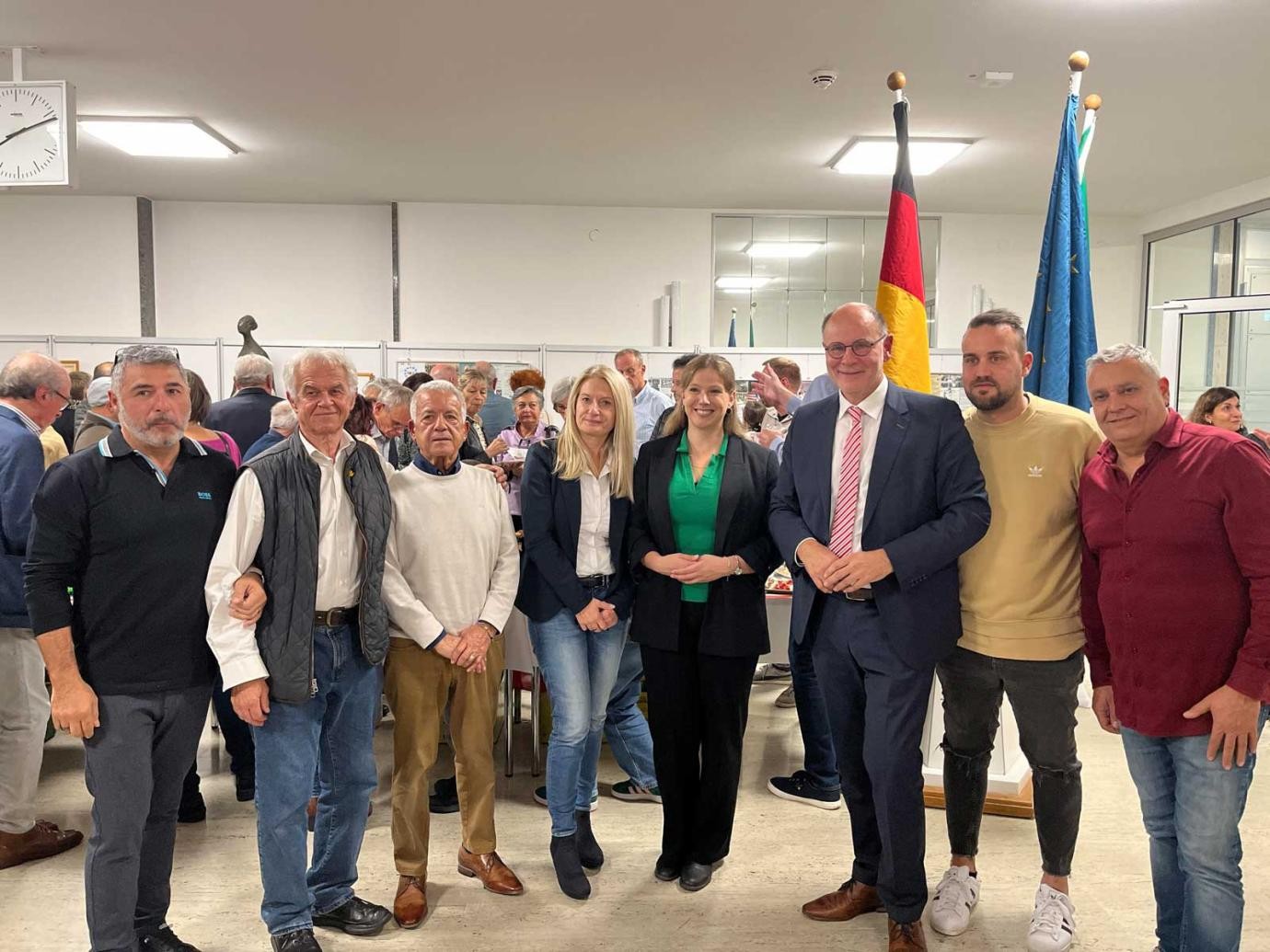 Beim Empfang italienischer Vereine (v.l.): Salvatore Messina, Bernhard Grunewald, Vito Giudicepietro, Catharina Scheufele, Daniela Schilhab, OB Bernd Häusler, Domenico Baratta&nbsp;und Salvatore Valentino.