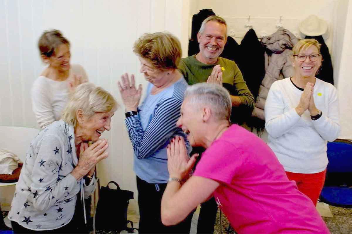 Lachyoga mit Ilona Osswald